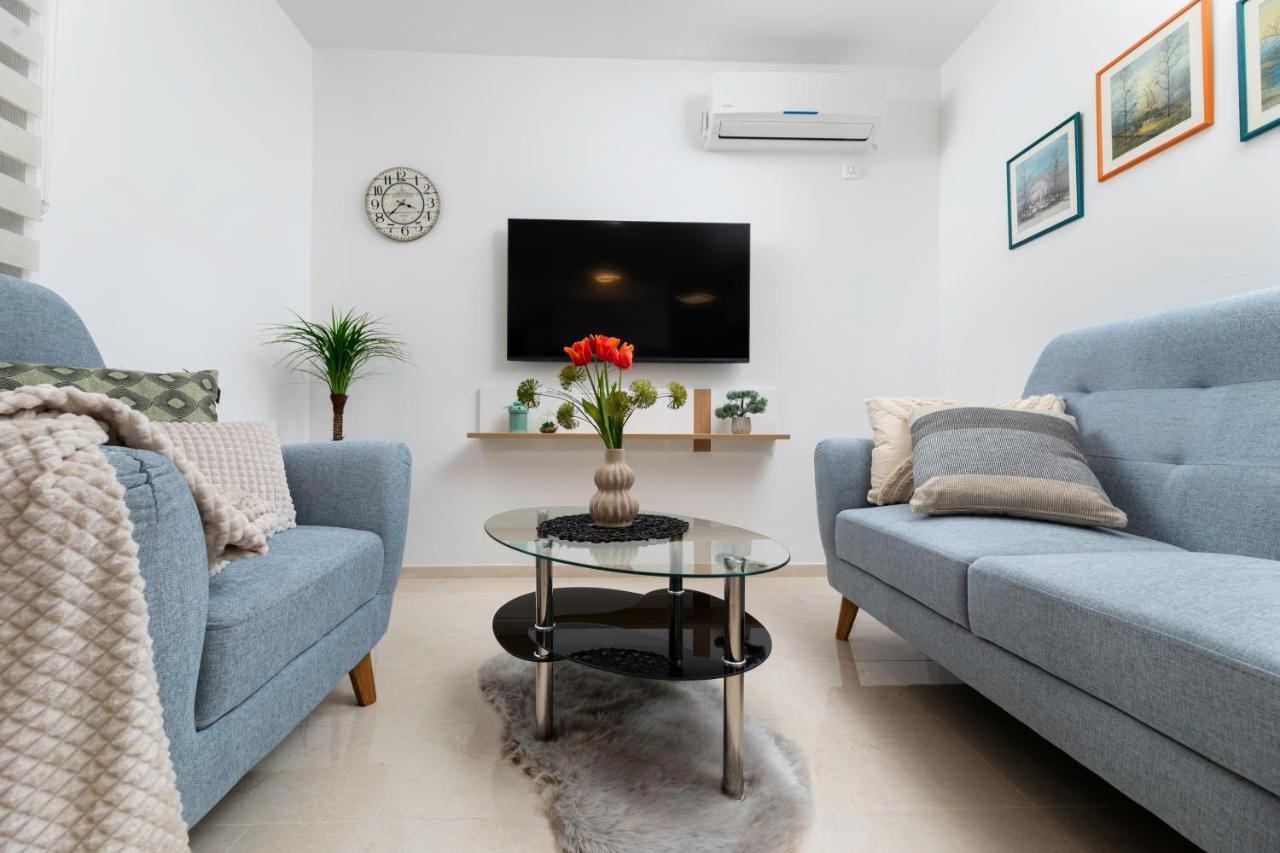 Apartman "Ela" Njivice Eksteriør billede