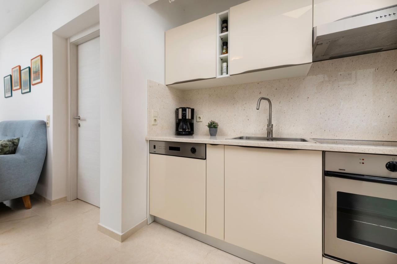 Apartman "Ela" Njivice Eksteriør billede